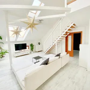 Loft With Rooftop And Free Parking In Garage , Budapeszt Węgry
